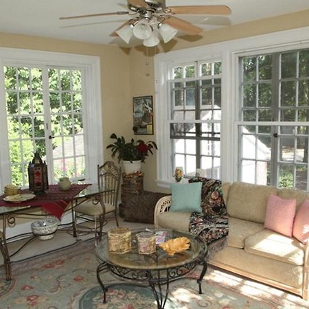 Angies B&B Wilmington Room photo